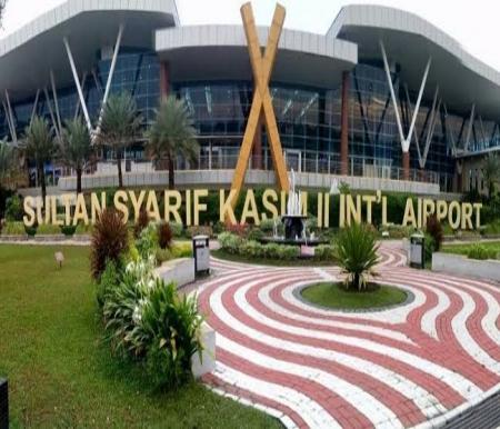 Efisiensi anggaran bisa berdampak penurunan penumpang pesawat di Bandara SSK II Pekanbaru (foto/int)